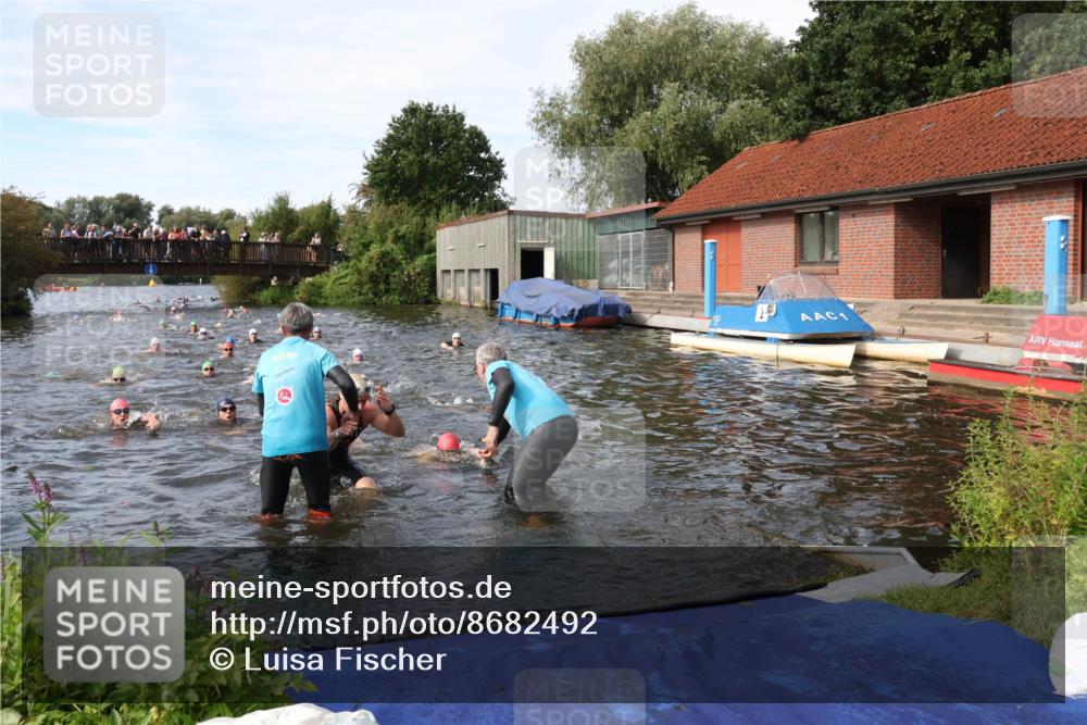 31.08.2025 - Elbe Triathlon Hamburg Luisa Fischer http://msf.ph/oto/8682492 31.08.2025 10:10:40 Schwimmen 942, 960, 965, 968, 1070, 1078, 1085, 1091, 1106 meine-sportfotos.de