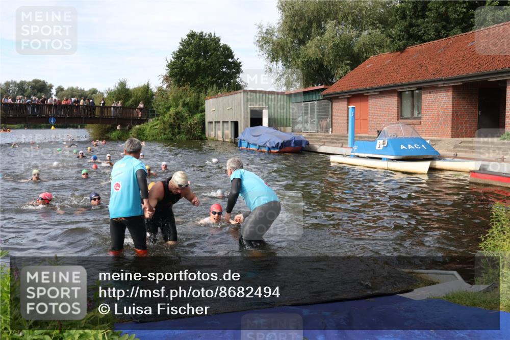 31.08.2025 - Elbe Triathlon Hamburg Luisa Fischer http://msf.ph/oto/8682494 31.08.2025 10:10:40 Schwimmen 942, 960, 965, 968, 1070, 1078, 1085, 1091, 1106 meine-sportfotos.de