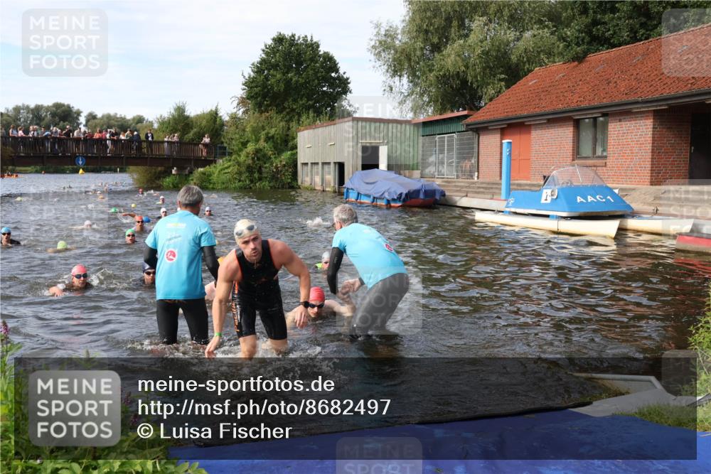 31.08.2025 - Elbe Triathlon Hamburg Luisa Fischer http://msf.ph/oto/8682497 31.08.2025 10:10:41 Schwimmen 942, 960, 965, 968, 998, 1033, 1070, 1078, 1085, 1091, 1106 meine-sportfotos.de