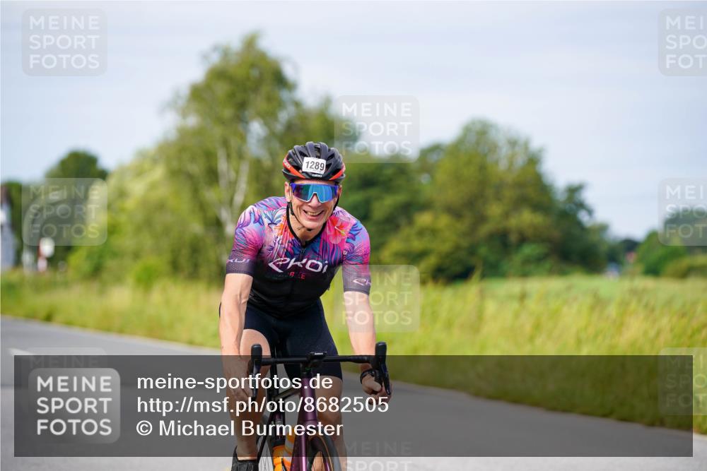 31.08.2025 - Elbe Triathlon Hamburg Michael Burmester http://msf.ph/oto/8682505 31.08.2025 11:03:33 Radfahren 1284, 1289, 1424, 1500, 1542, 1572 meine-sportfotos.de