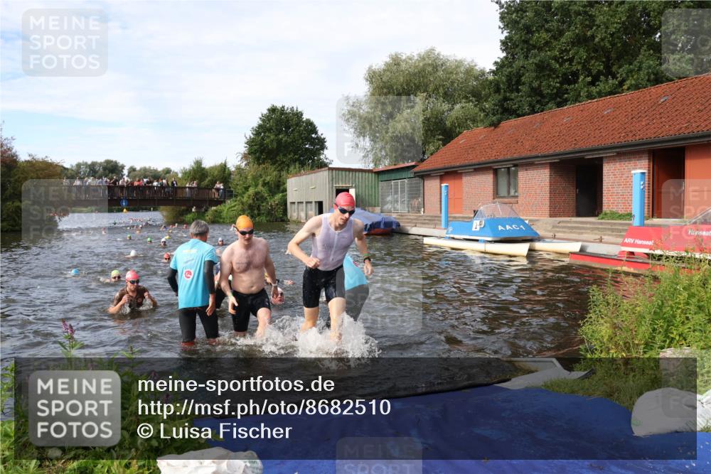 31.08.2025 - Elbe Triathlon Hamburg Luisa Fischer http://msf.ph/oto/8682510 31.08.2025 10:10:43 Schwimmen 942, 950, 960, 965, 968, 998, 1033, 1042, 1070, 1078, 1085, 1106 meine-sportfotos.de