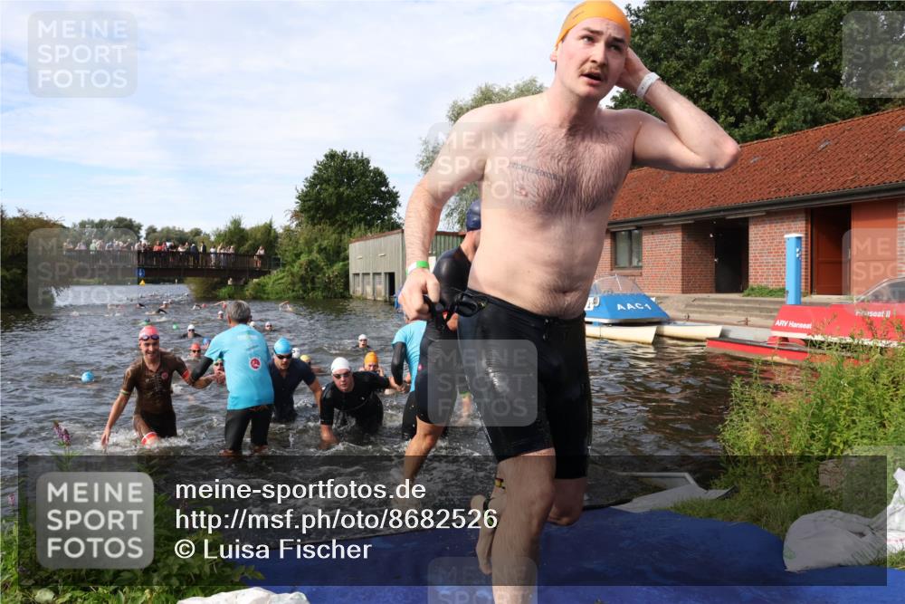 31.08.2025 - Elbe Triathlon Hamburg Luisa Fischer http://msf.ph/oto/8682526 31.08.2025 10:10:46 Schwimmen 950, 960, 965, 968, 971, 998, 1009, 1033, 1037, 1042, 1070, 1078, 1085, 1106 meine-sportfotos.de