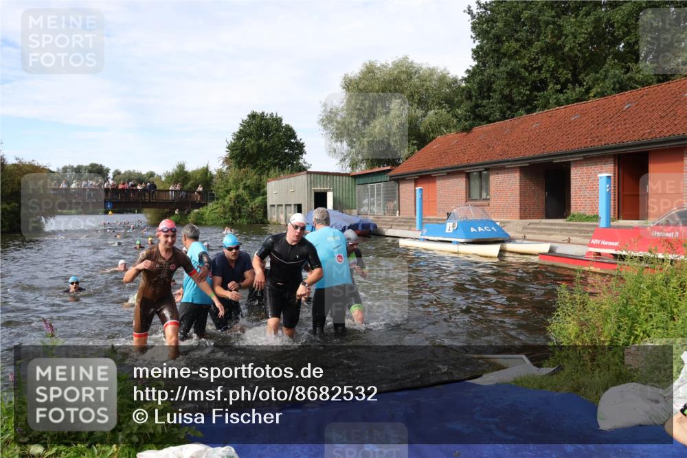 31.08.2025 - Elbe Triathlon Hamburg Luisa Fischer http://msf.ph/oto/8682532 31.08.2025 10:10:47 Schwimmen 950, 960, 965, 968, 971, 998, 1005, 1009, 1033, 1037, 1042, 1070, 1077, 1078, 1106 meine-sportfotos.de