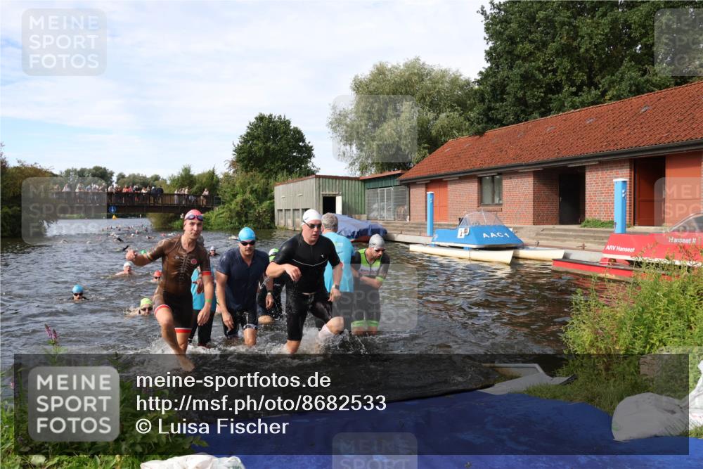 31.08.2025 - Elbe Triathlon Hamburg Luisa Fischer http://msf.ph/oto/8682533 31.08.2025 10:10:48 Schwimmen 947, 950, 960, 965, 968, 971, 998, 1005, 1009, 1024, 1033, 1037, 1042, 1070, 1077, 1078, 1081, 1106 meine-sportfotos.de