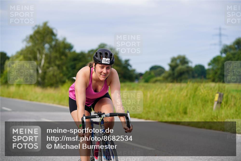 31.08.2025 - Elbe Triathlon Hamburg Michael Burmester http://msf.ph/oto/8682534 31.08.2025 11:03:38 Radfahren 1284, 1500, 1542 meine-sportfotos.de