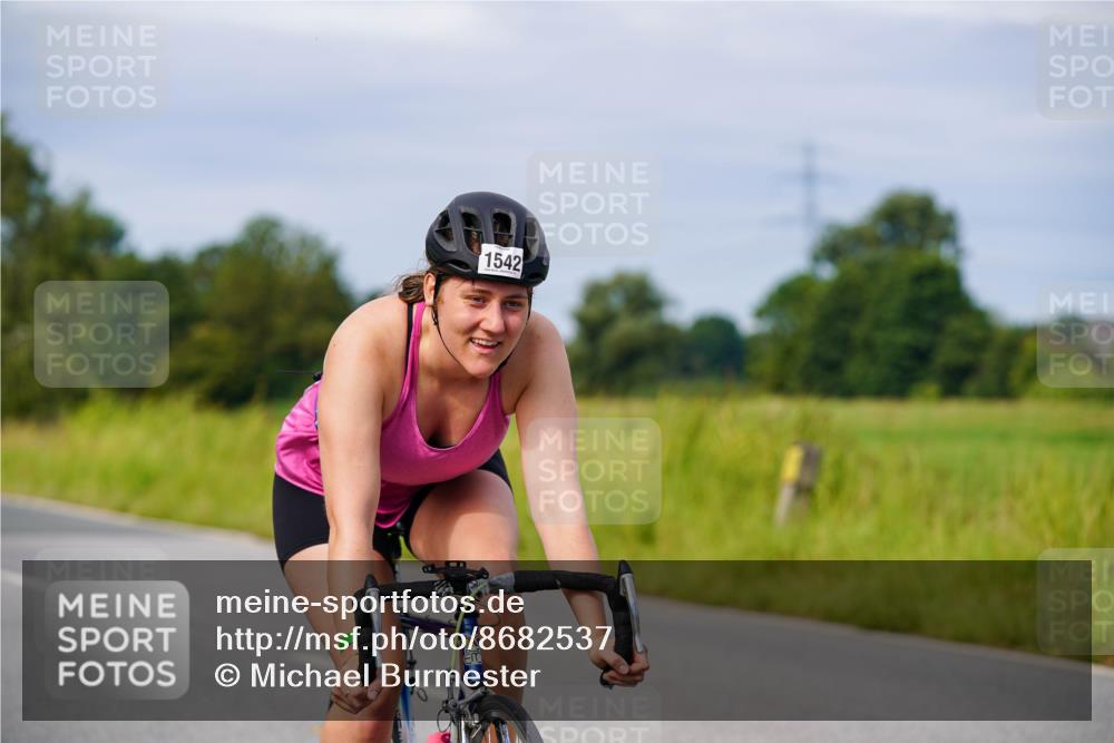 31.08.2025 - Elbe Triathlon Hamburg Michael Burmester http://msf.ph/oto/8682537 31.08.2025 11:03:39 Radfahren 1284, 1500, 1542 meine-sportfotos.de