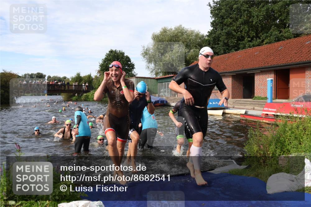 31.08.2025 - Elbe Triathlon Hamburg Luisa Fischer http://msf.ph/oto/8682541 31.08.2025 10:10:49 Schwimmen 947, 950, 960, 965, 968, 971, 998, 1005, 1009, 1024, 1033, 1037, 1042, 1070, 1077, 1078, 1081, 1106 meine-sportfotos.de