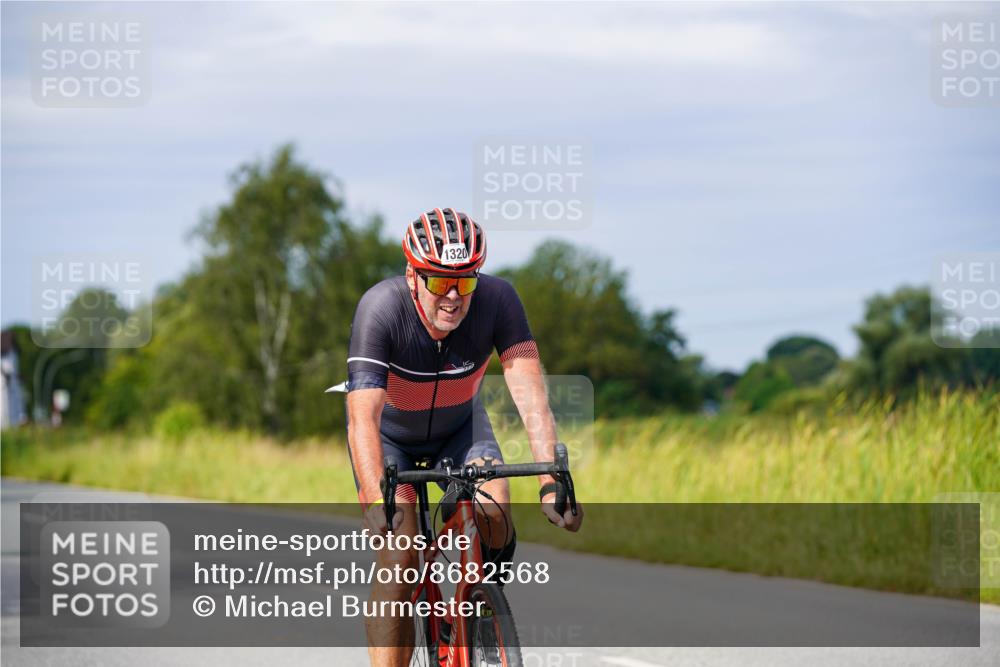 31.08.2025 - Elbe Triathlon Hamburg Michael Burmester http://msf.ph/oto/8682568 31.08.2025 11:03:58 Radfahren 1311, 1320, 1536, 1586 meine-sportfotos.de