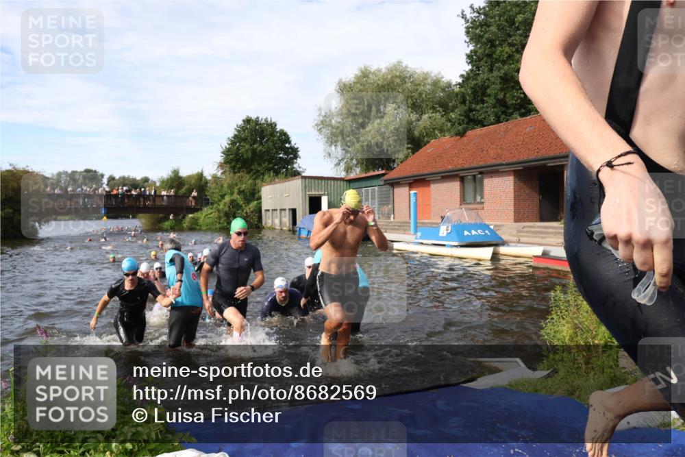 31.08.2025 - Elbe Triathlon Hamburg Luisa Fischer http://msf.ph/oto/8682569 31.08.2025 10:10:54 Schwimmen 947, 950, 961, 971, 974, 984, 998, 1005, 1009, 1024, 1033, 1037, 1042, 1051, 1070, 1077, 1081, 1106 meine-sportfotos.de