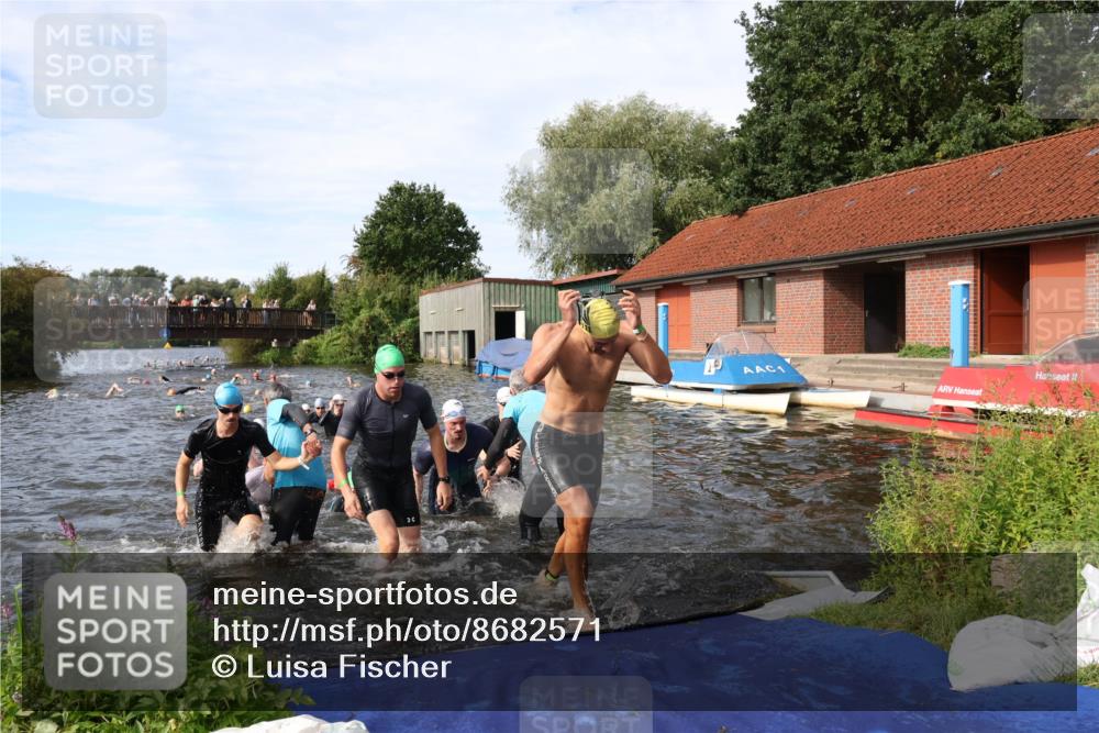 31.08.2025 - Elbe Triathlon Hamburg Luisa Fischer http://msf.ph/oto/8682571 31.08.2025 10:10:54 Schwimmen 947, 950, 961, 971, 974, 984, 998, 1005, 1009, 1024, 1033, 1037, 1042, 1051, 1070, 1077, 1081, 1106 meine-sportfotos.de