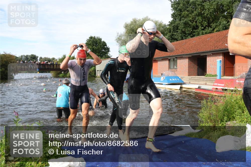 31.08.2025 - Elbe Triathlon Hamburg Luisa Fischer http://msf.ph/oto/8682586 31.08.2025 10:10:58 Schwimmen 939, 947, 955, 961, 971, 974, 984, 1005, 1009, 1024, 1037, 1051, 1063, 1077, 1081 meine-sportfotos.de