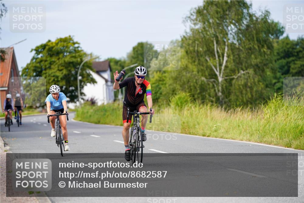 31.08.2025 - Elbe Triathlon Hamburg Michael Burmester http://msf.ph/oto/8682587 31.08.2025 11:04:11 Radfahren 782, 1267, 1316, 1553, 1571 meine-sportfotos.de