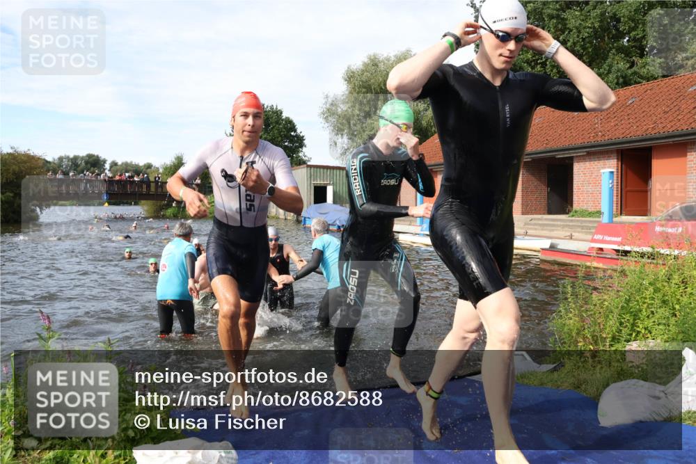 31.08.2025 - Elbe Triathlon Hamburg Luisa Fischer http://msf.ph/oto/8682588 31.08.2025 10:10:58 Schwimmen 939, 947, 955, 961, 971, 974, 984, 1005, 1009, 1024, 1037, 1051, 1063, 1077, 1081 meine-sportfotos.de