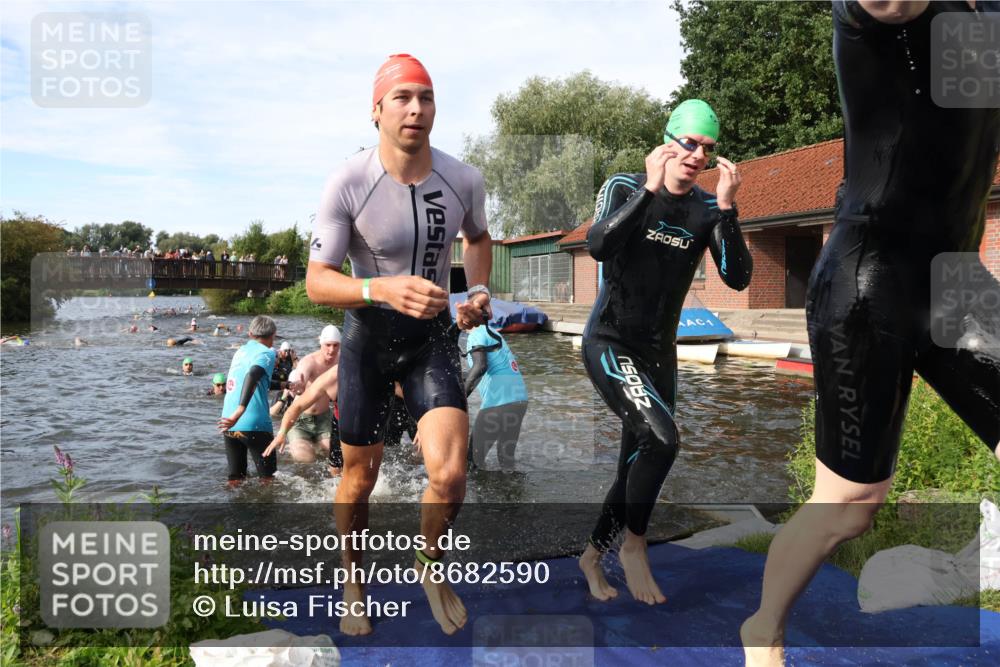 31.08.2025 - Elbe Triathlon Hamburg Luisa Fischer http://msf.ph/oto/8682590 31.08.2025 10:10:58 Schwimmen 939, 947, 955, 961, 971, 974, 984, 1005, 1009, 1024, 1037, 1051, 1063, 1077, 1081 meine-sportfotos.de
