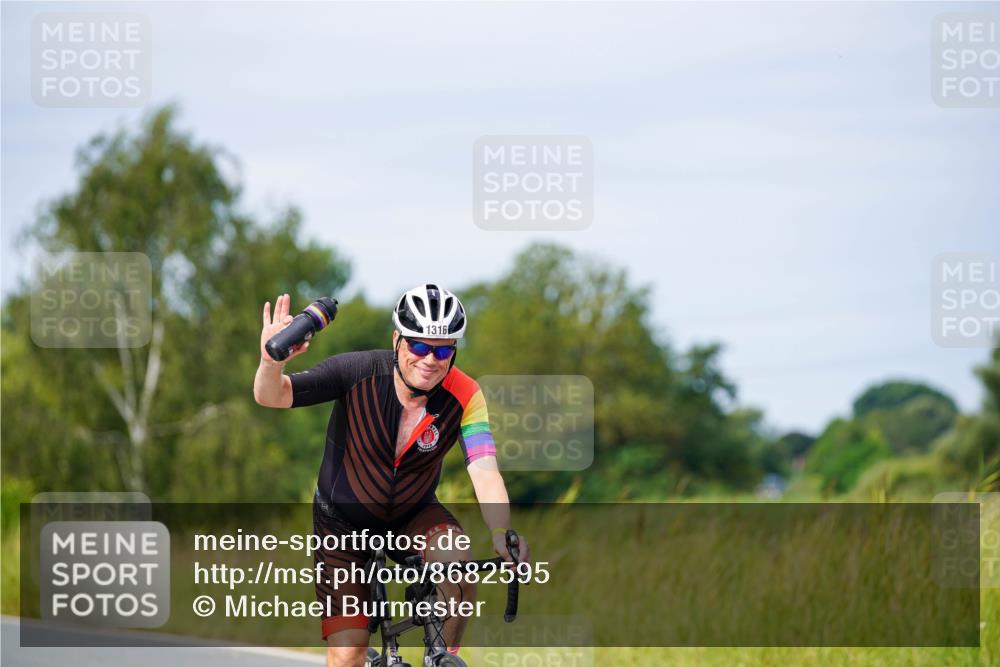 31.08.2025 - Elbe Triathlon Hamburg Michael Burmester http://msf.ph/oto/8682595 31.08.2025 11:04:13 Radfahren 782, 1302, 1316, 1339, 1553 meine-sportfotos.de