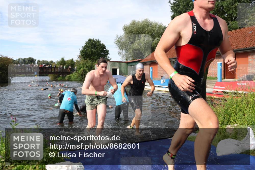 31.08.2025 - Elbe Triathlon Hamburg Luisa Fischer http://msf.ph/oto/8682601 31.08.2025 10:11:00 Schwimmen 939, 947, 955, 961, 974, 984, 1005, 1009, 1024, 1051, 1063, 1077, 1081, 1099 meine-sportfotos.de