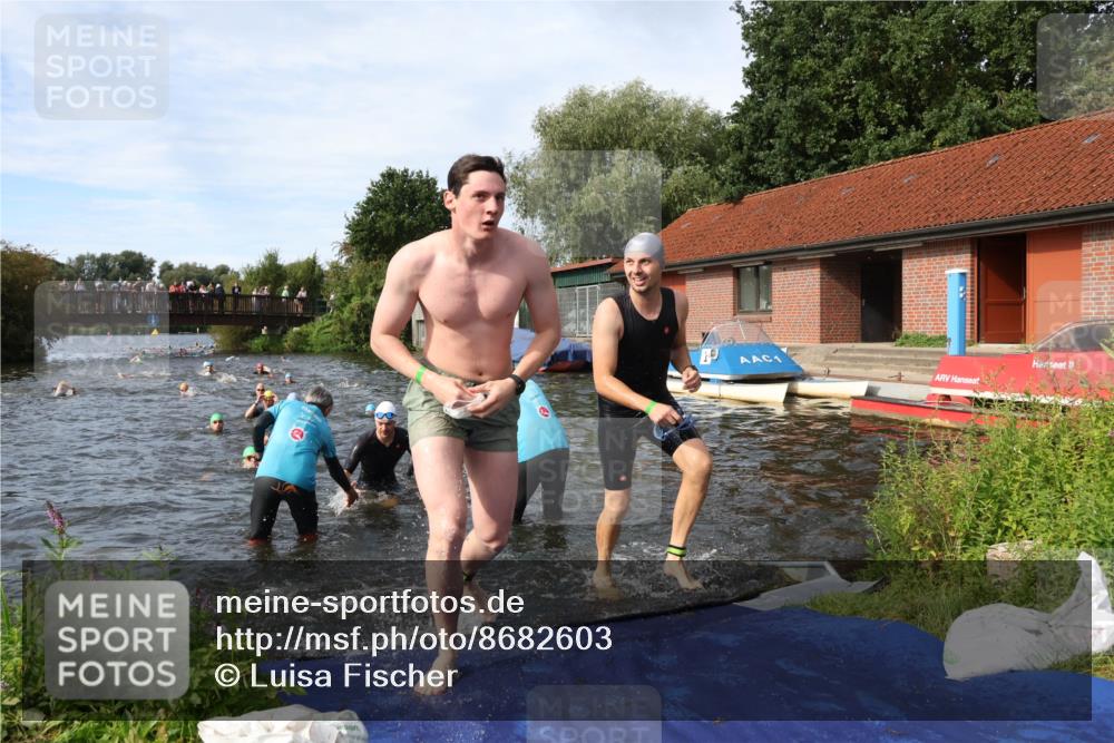 31.08.2025 - Elbe Triathlon Hamburg Luisa Fischer http://msf.ph/oto/8682603 31.08.2025 10:11:01 Schwimmen 939, 947, 955, 961, 974, 984, 1000, 1005, 1024, 1051, 1063, 1077, 1081, 1099 meine-sportfotos.de
