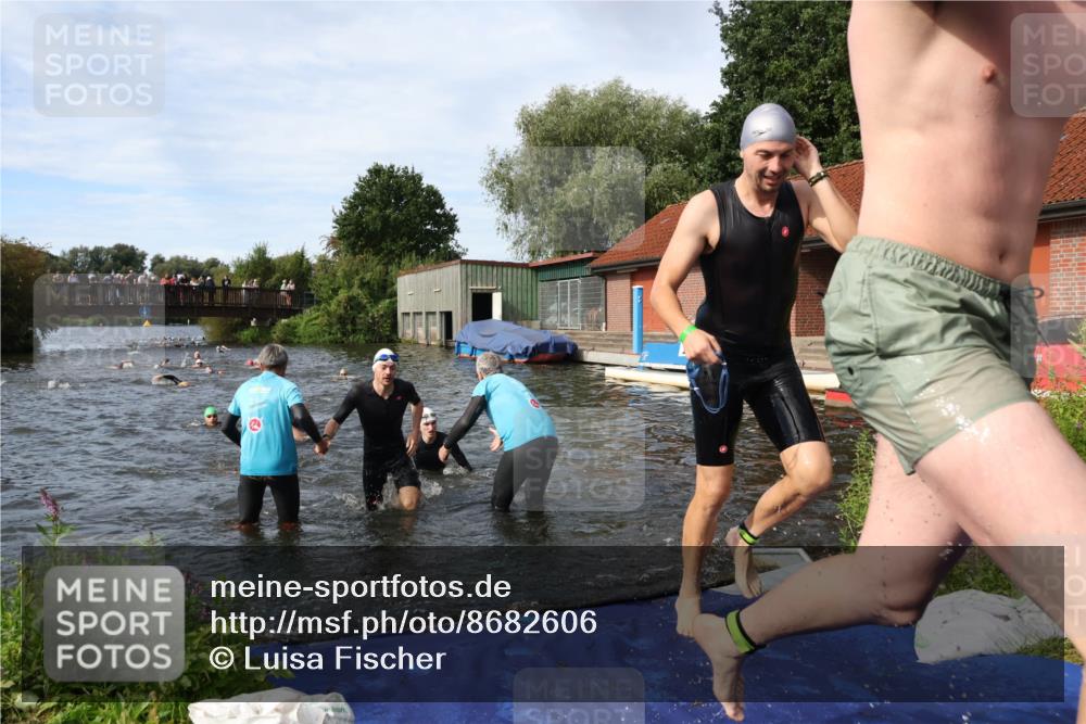 31.08.2025 - Elbe Triathlon Hamburg Luisa Fischer http://msf.ph/oto/8682606 31.08.2025 10:11:01 Schwimmen 939, 947, 955, 961, 974, 984, 1000, 1005, 1024, 1051, 1063, 1077, 1081, 1099 meine-sportfotos.de