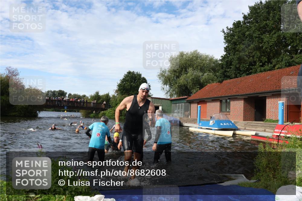 31.08.2025 - Elbe Triathlon Hamburg Luisa Fischer http://msf.ph/oto/8682608 31.08.2025 10:11:09 Schwimmen 936, 939, 953, 955, 978, 1000, 1063, 1074, 1099 meine-sportfotos.de