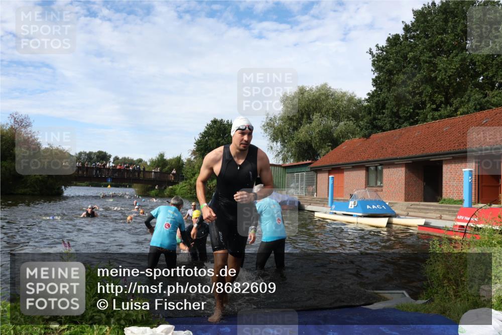 31.08.2025 - Elbe Triathlon Hamburg Luisa Fischer http://msf.ph/oto/8682609 31.08.2025 10:11:10 Schwimmen 936, 939, 953, 955, 978, 1000, 1063, 1074, 1099 meine-sportfotos.de