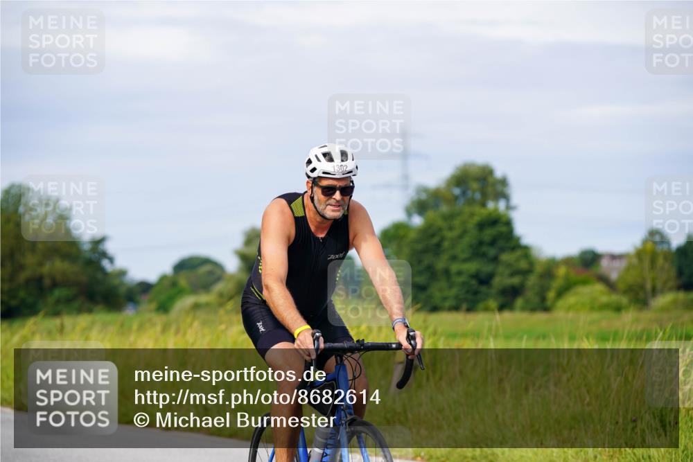 31.08.2025 - Elbe Triathlon Hamburg Michael Burmester http://msf.ph/oto/8682614 31.08.2025 11:04:19 Radfahren 1302, 1339, 1553 meine-sportfotos.de