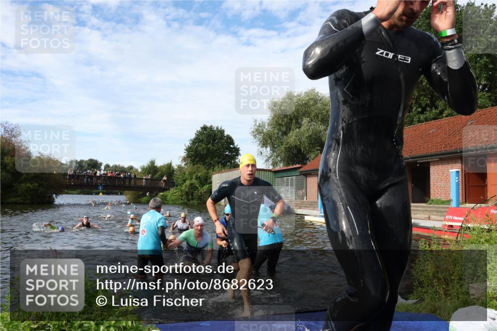 31.08.2025 - Elbe Triathlon Hamburg Luisa Fischer http://msf.ph/oto/8682623 31.08.2025 10:11:12 Schwimmen 936, 953, 955, 978, 1000, 1049, 1074, 1095, 1099 meine-sportfotos.de