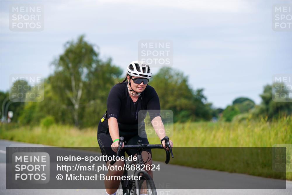 31.08.2025 - Elbe Triathlon Hamburg Michael Burmester http://msf.ph/oto/8682624 31.08.2025 11:04:32 Radfahren 1439, 1529 meine-sportfotos.de
