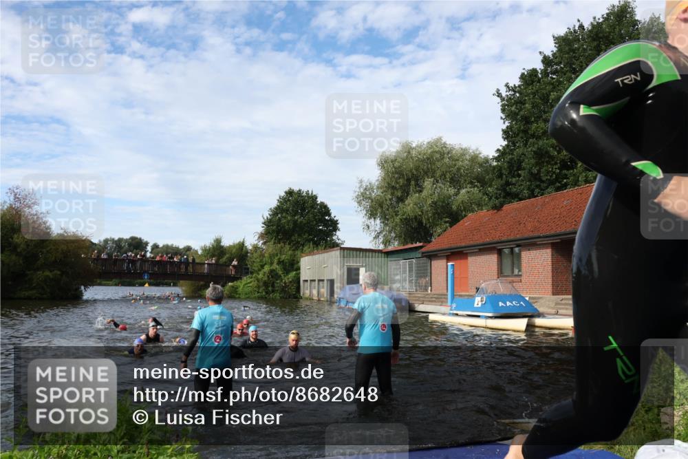 31.08.2025 - Elbe Triathlon Hamburg Luisa Fischer http://msf.ph/oto/8682648 31.08.2025 10:11:17 Schwimmen 936, 953, 978, 1001, 1049, 1074, 1095, 1097 meine-sportfotos.de