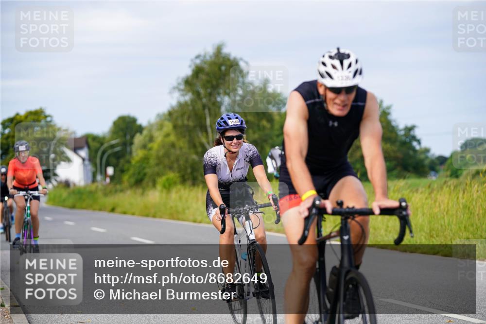 31.08.2025 - Elbe Triathlon Hamburg Michael Burmester http://msf.ph/oto/8682649 31.08.2025 11:04:43 Radfahren 1336, 1510, 1521, 1545, 1546, 1552 meine-sportfotos.de