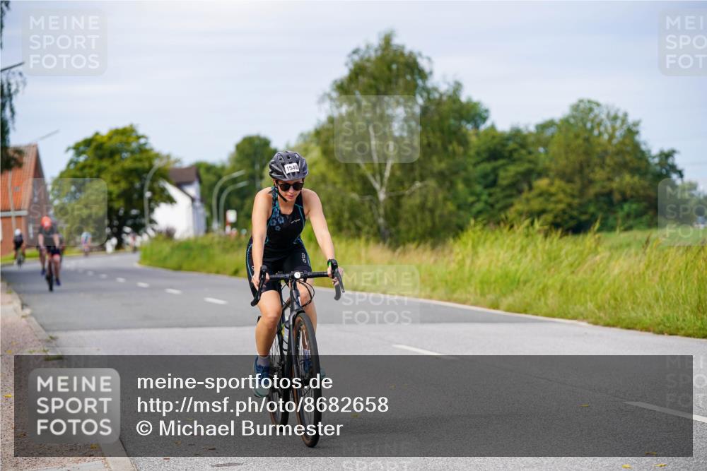 31.08.2025 - Elbe Triathlon Hamburg Michael Burmester http://msf.ph/oto/8682658 31.08.2025 11:04:46 Radfahren 1336, 1456, 1510, 1545, 1546 meine-sportfotos.de