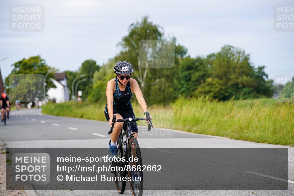 31.08.2025 - Elbe Triathlon Hamburg Michael Burmester http://msf.ph/oto/8682662 31.08.2025 11:04:46 Radfahren 1336, 1456, 1510, 1545, 1546 meine-sportfotos.de