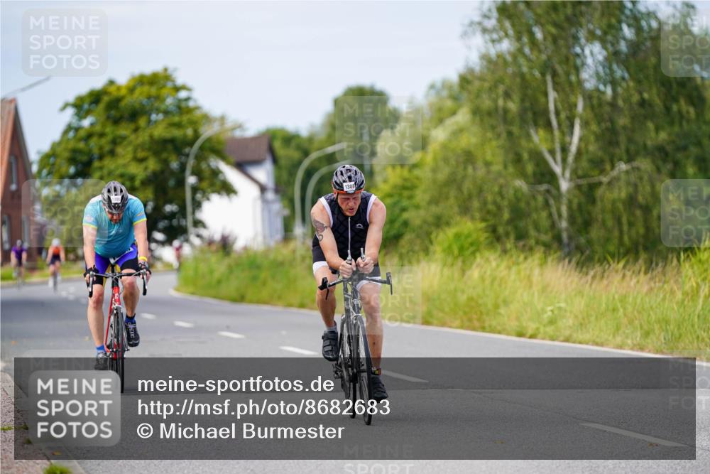 31.08.2025 - Elbe Triathlon Hamburg Michael Burmester http://msf.ph/oto/8682683 31.08.2025 11:05:02 Radfahren 1300, 1308 meine-sportfotos.de