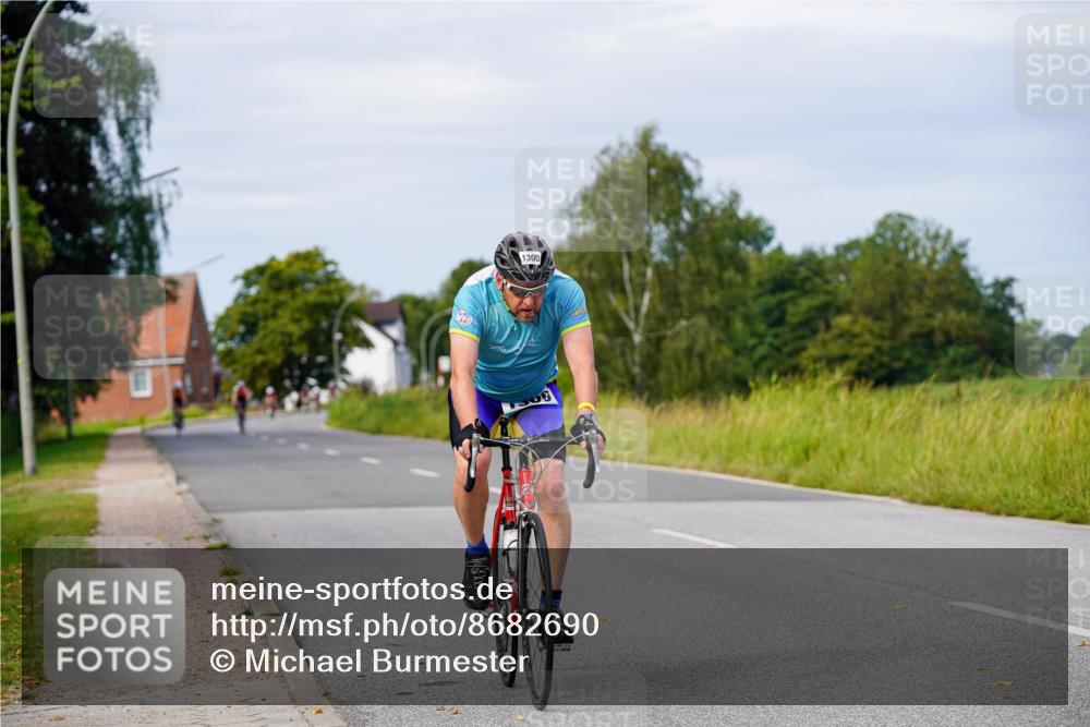31.08.2025 - Elbe Triathlon Hamburg Michael Burmester http://msf.ph/oto/8682690 31.08.2025 11:05:05 Radfahren 1300, 1308 meine-sportfotos.de