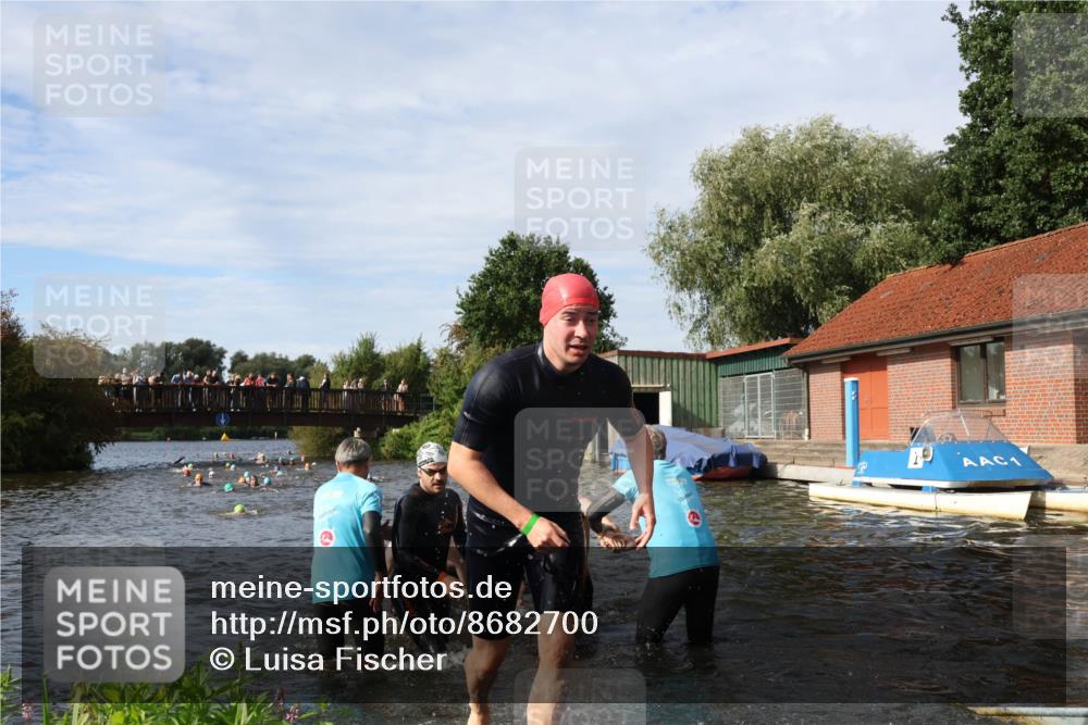 31.08.2025 - Elbe Triathlon Hamburg Luisa Fischer http://msf.ph/oto/8682700 31.08.2025 10:11:31 Schwimmen 957, 975, 983, 996, 1001, 1043, 1065, 1083, 1096, 1107, 1109 meine-sportfotos.de