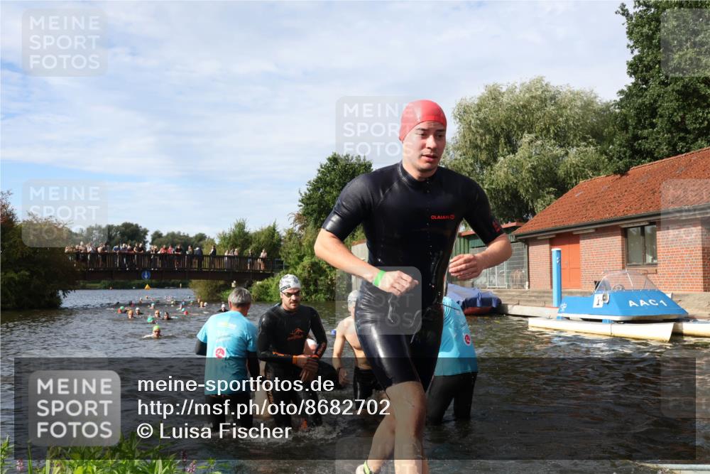 31.08.2025 - Elbe Triathlon Hamburg Luisa Fischer http://msf.ph/oto/8682702 31.08.2025 10:11:32 Schwimmen 957, 975, 983, 996, 1043, 1065, 1083, 1096, 1107, 1109 meine-sportfotos.de