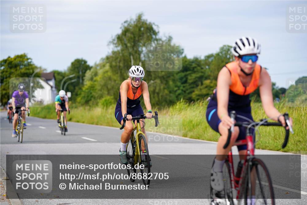 31.08.2025 - Elbe Triathlon Hamburg Michael Burmester http://msf.ph/oto/8682705 31.08.2025 11:05:15 Radfahren 1418, 1446, 1488, 1527, 1573, 1587, 1595 meine-sportfotos.de