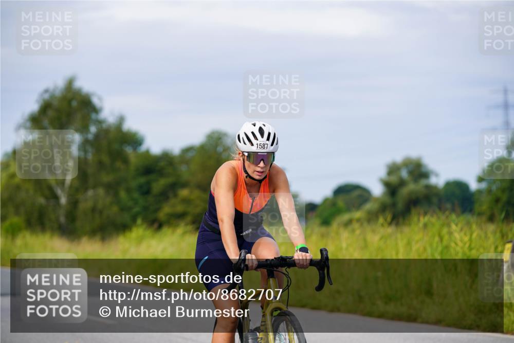 31.08.2025 - Elbe Triathlon Hamburg Michael Burmester http://msf.ph/oto/8682707 31.08.2025 11:05:16 Radfahren 1418, 1446, 1488, 1527, 1573, 1587, 1595 meine-sportfotos.de