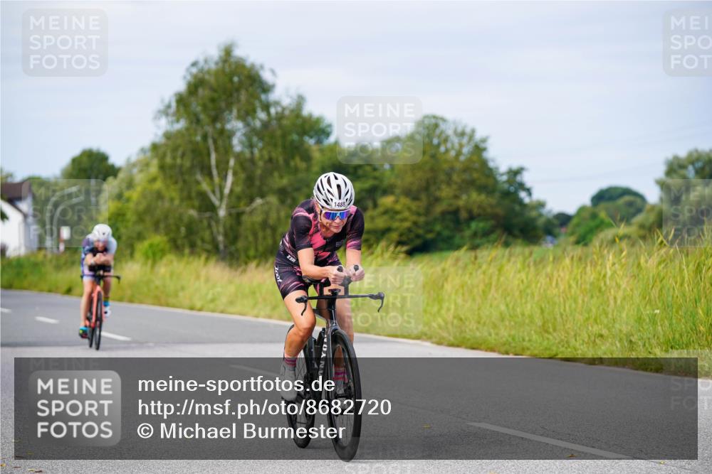 31.08.2025 - Elbe Triathlon Hamburg Michael Burmester http://msf.ph/oto/8682720 31.08.2025 11:05:19 Radfahren 1418, 1446, 1488, 1527, 1532, 1573, 1587 meine-sportfotos.de