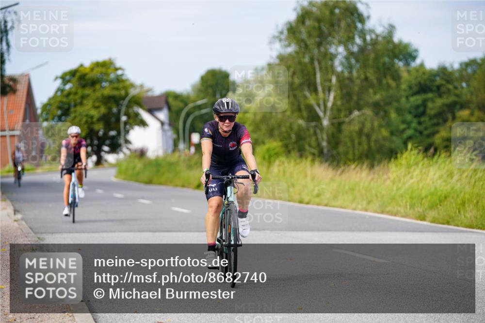 31.08.2025 - Elbe Triathlon Hamburg Michael Burmester http://msf.ph/oto/8682740 31.08.2025 11:05:24 Radfahren 1532, 1573, 1581 meine-sportfotos.de