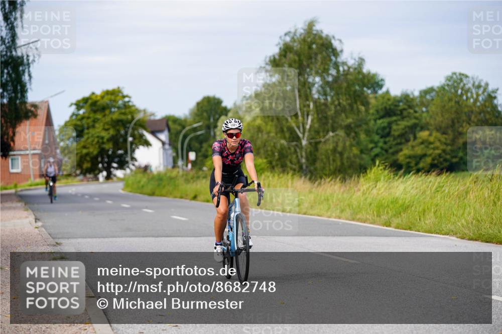 31.08.2025 - Elbe Triathlon Hamburg Michael Burmester http://msf.ph/oto/8682748 31.08.2025 11:05:26 Radfahren 1532, 1581 meine-sportfotos.de