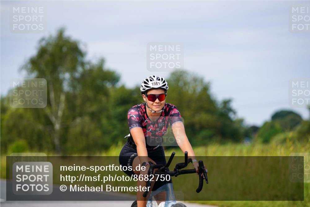 31.08.2025 - Elbe Triathlon Hamburg Michael Burmester http://msf.ph/oto/8682750 31.08.2025 11:05:27 Radfahren 1532, 1581 meine-sportfotos.de