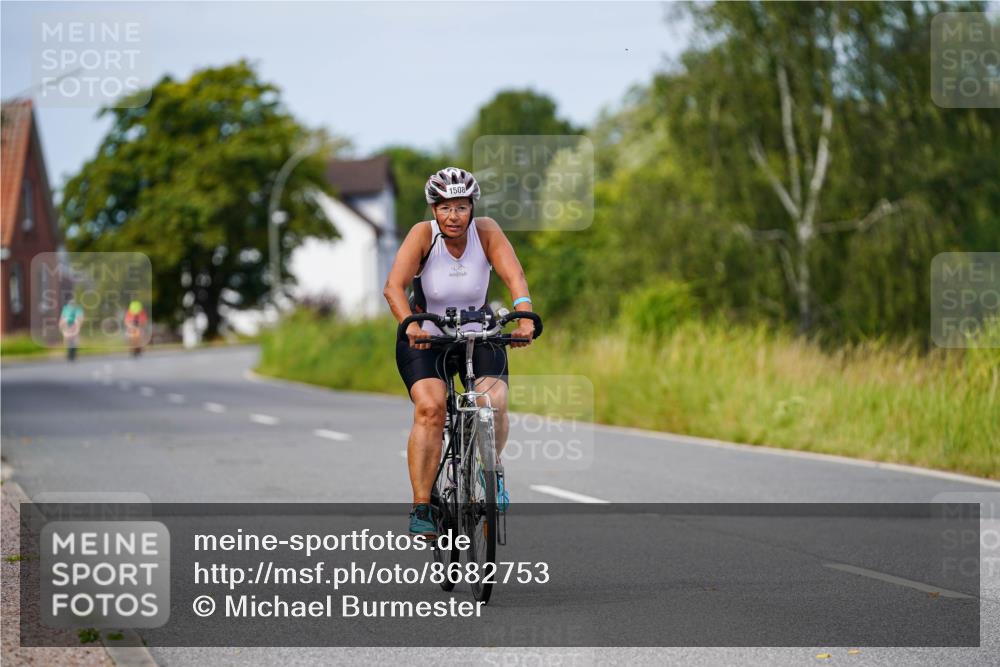 31.08.2025 - Elbe Triathlon Hamburg Michael Burmester http://msf.ph/oto/8682753 31.08.2025 11:05:33 Radfahren 1508 meine-sportfotos.de