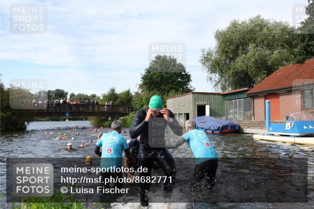 31.08.2025 - Elbe Triathlon Hamburg Luisa Fischer http://msf.ph/oto/8682771 31.08.2025 10:11:58 Schwimmen 963, 981, 1031, 1039, 1076, 1086, 1158 meine-sportfotos.de