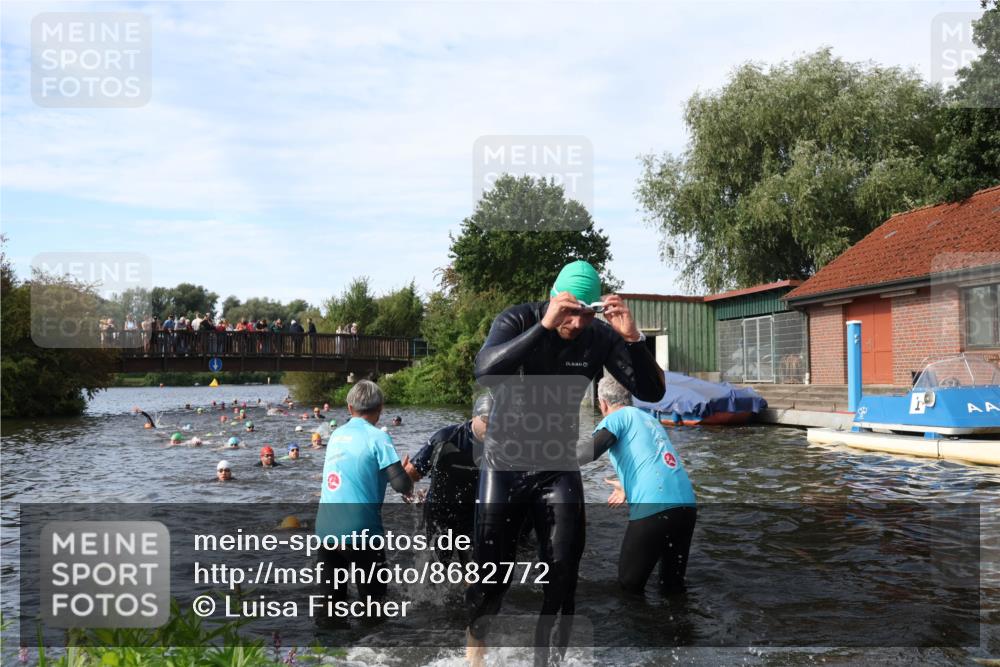 31.08.2025 - Elbe Triathlon Hamburg Luisa Fischer http://msf.ph/oto/8682772 31.08.2025 10:11:58 Schwimmen 963, 981, 1031, 1039, 1076, 1086, 1158 meine-sportfotos.de
