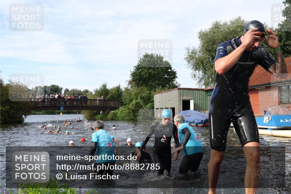 31.08.2025 - Elbe Triathlon Hamburg Luisa Fischer http://msf.ph/oto/8682785 31.08.2025 10:12:01 Schwimmen 943, 963, 981, 1016, 1031, 1039, 1076, 1086, 1158 meine-sportfotos.de