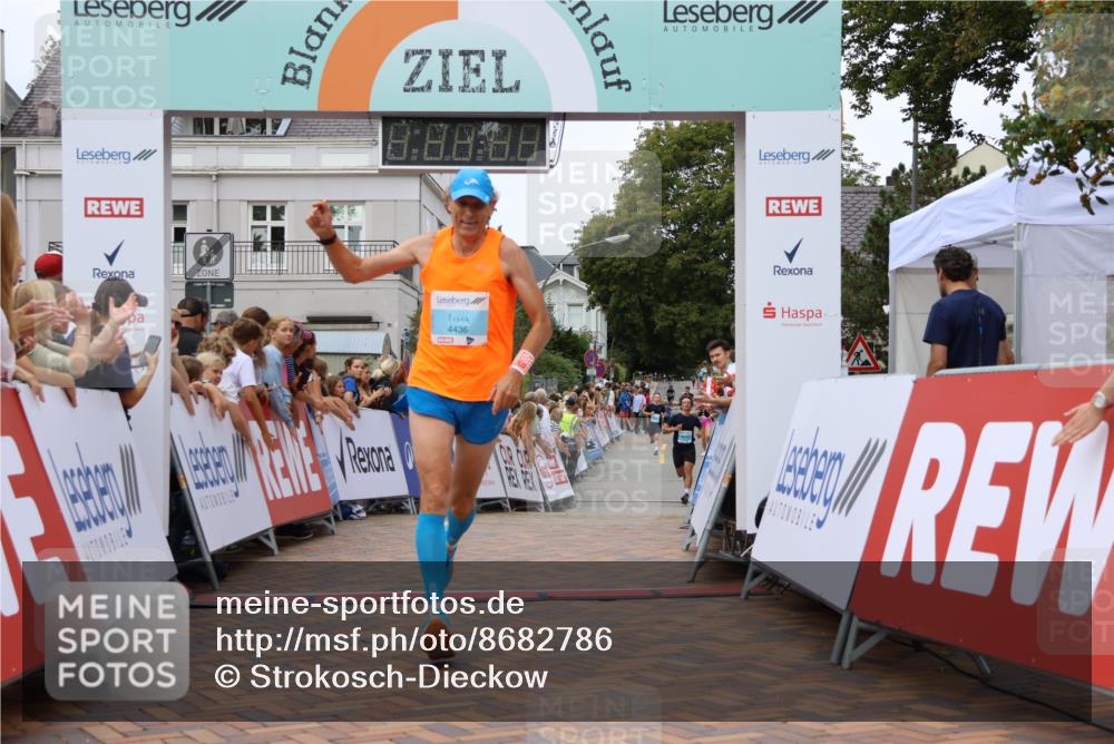 31.08.2025 - 21. Blankeneser Heldenlauf Strokosch-Dieckow http://msf.ph/oto/8682786 31.08.2025 12:04:41 Ziel 4411, 4436 meine-sportfotos.de