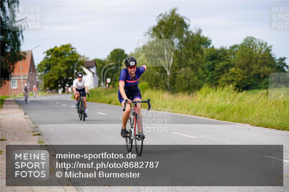 31.08.2025 - Elbe Triathlon Hamburg Michael Burmester http://msf.ph/oto/8682787 31.08.2025 11:06:02 Radfahren 1531, 1577 meine-sportfotos.de