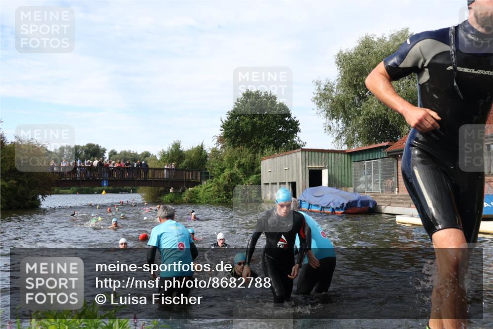 31.08.2025 - Elbe Triathlon Hamburg Luisa Fischer http://msf.ph/oto/8682788 31.08.2025 10:12:01 Schwimmen 943, 963, 981, 1016, 1031, 1039, 1076, 1086, 1158 meine-sportfotos.de