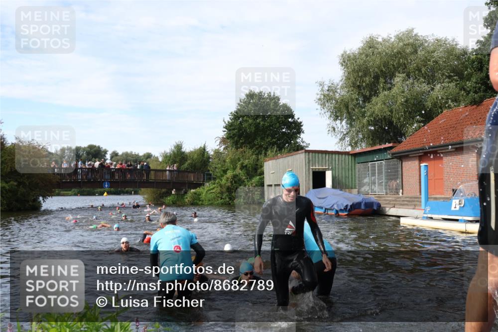 31.08.2025 - Elbe Triathlon Hamburg Luisa Fischer http://msf.ph/oto/8682789 31.08.2025 10:12:01 Schwimmen 943, 963, 981, 1016, 1031, 1039, 1076, 1086, 1158 meine-sportfotos.de