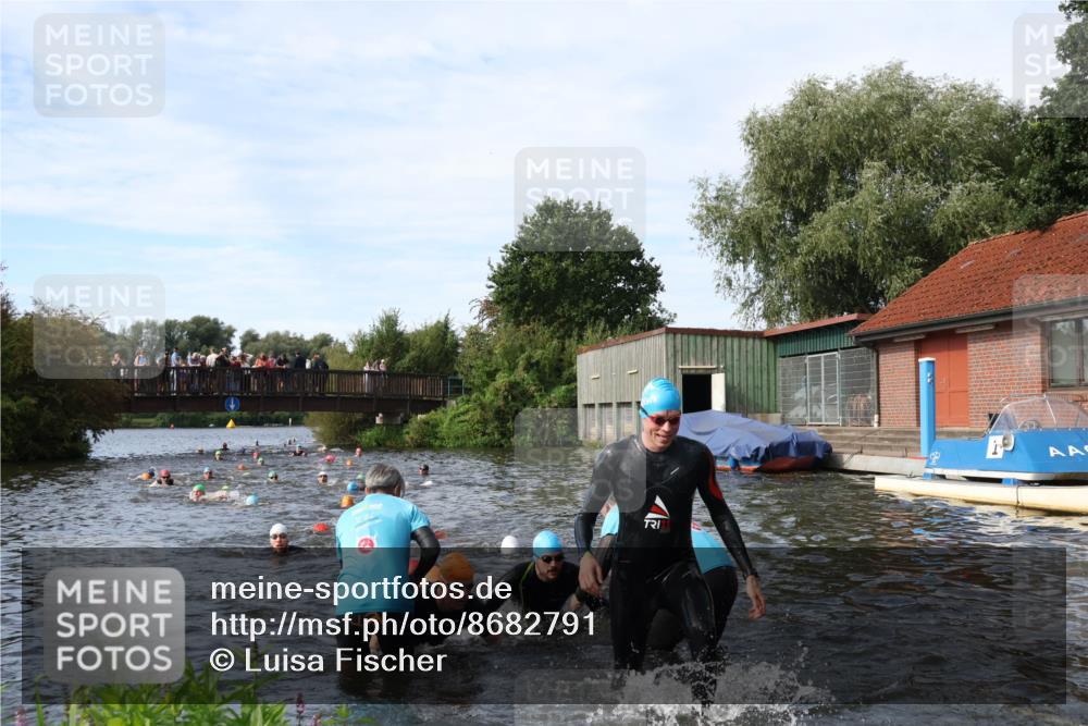 31.08.2025 - Elbe Triathlon Hamburg Luisa Fischer http://msf.ph/oto/8682791 31.08.2025 10:12:02 Schwimmen 943, 963, 981, 1016, 1031, 1039, 1076, 1086, 1158 meine-sportfotos.de